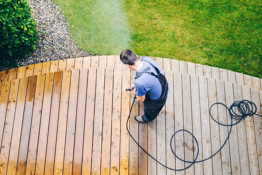 power washing cleaning a fence in pensacola florida near me