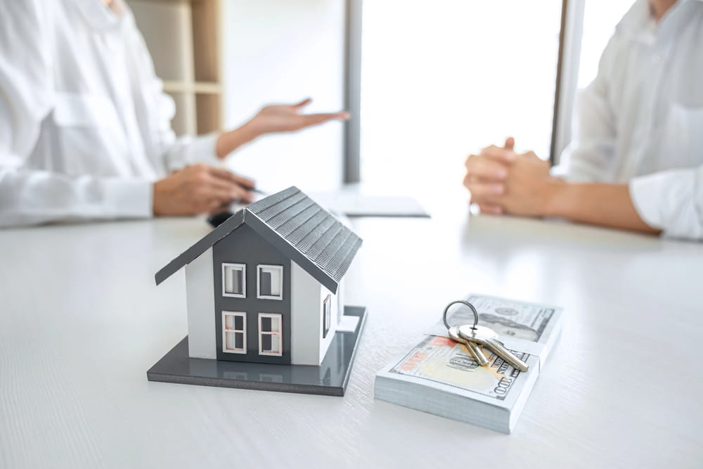 Real estate broker agent